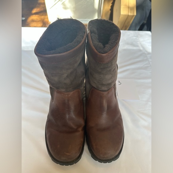UGG Beacon Sheepskin Boots, US 10D - Picture 6 of 9
